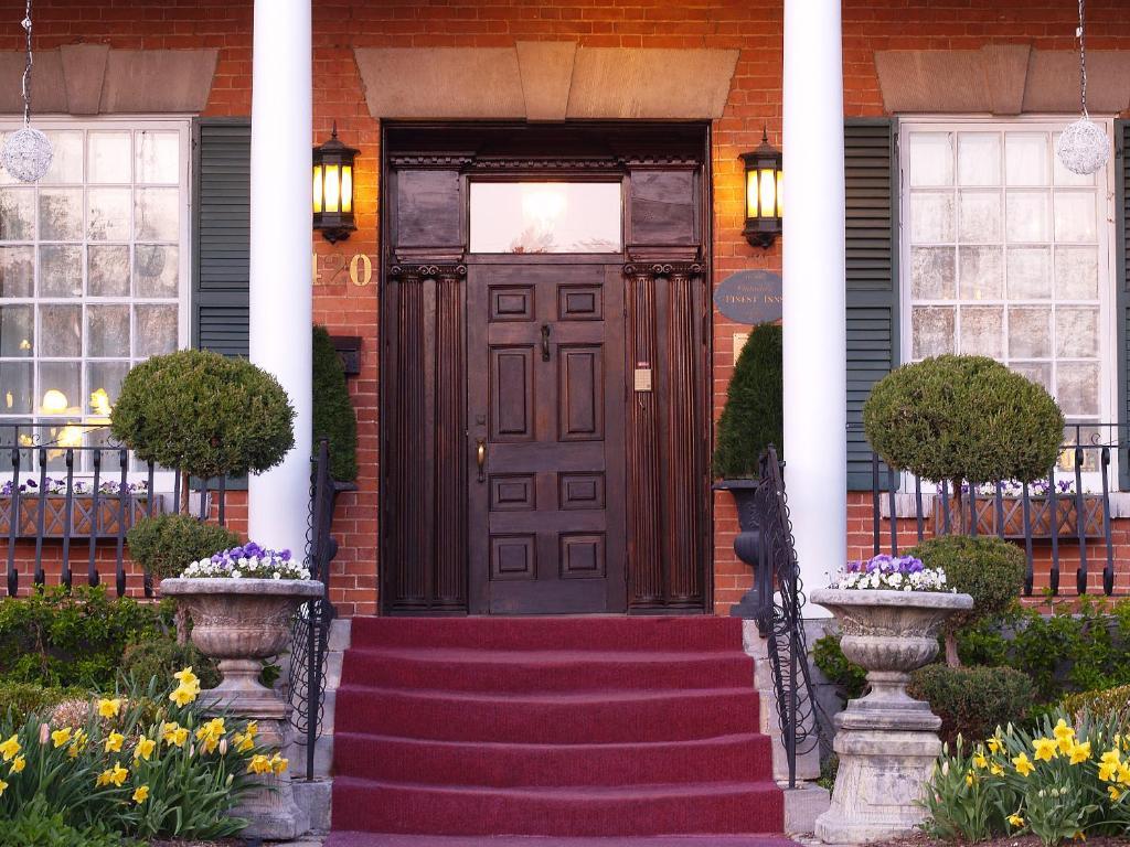 קובורג The Woodlawn Inn מראה חיצוני תמונה
