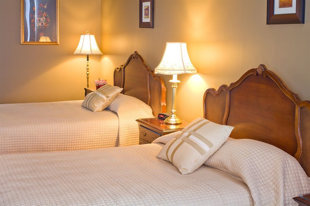 קובורג The Woodlawn Inn מראה חיצוני תמונה