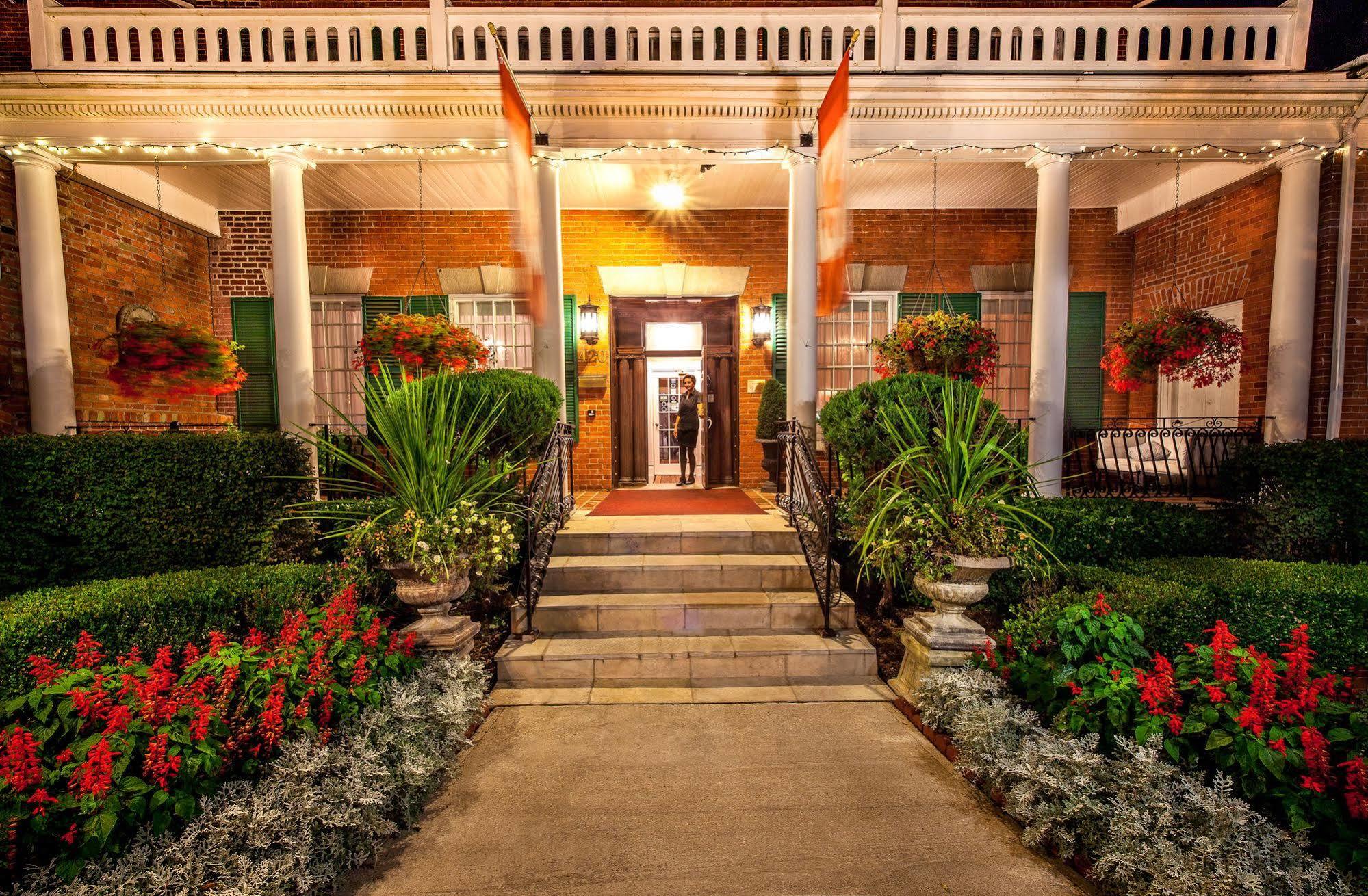 קובורג The Woodlawn Inn מראה חיצוני תמונה
