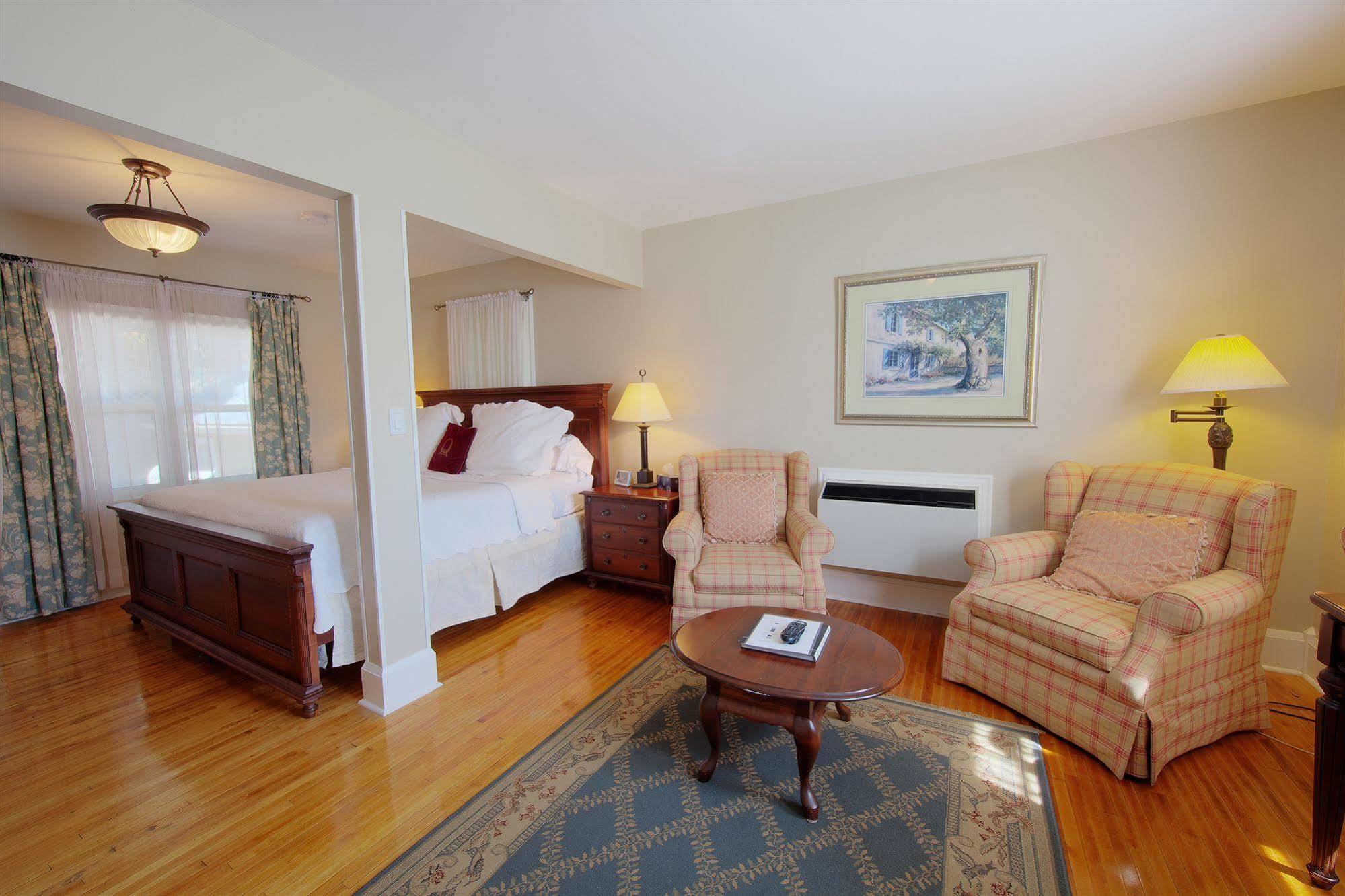 קובורג The Woodlawn Inn מראה חיצוני תמונה
